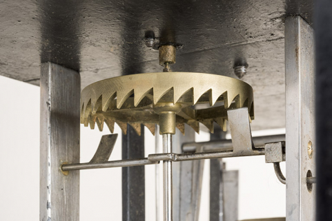 Mouvement d'horloge comtoise, 19e siècle : échappement à verge et roue de rencontre. © Région Bourgogne-Franche-Comté, Inventaire du patrimoine
