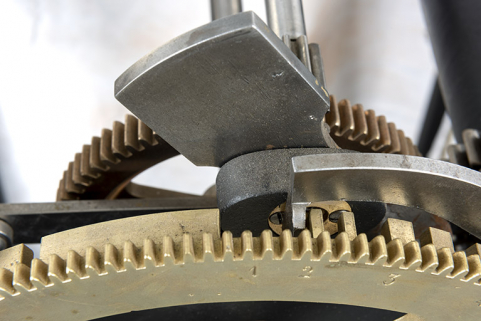 Mouvement, mécanisme des sonneries : système de la roue de compte. © Région Bourgogne-Franche-Comté, Inventaire du patrimoine