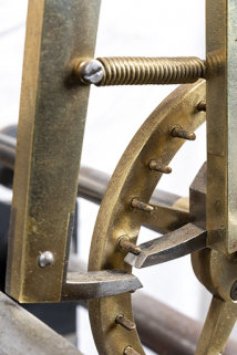 Mouvement, mécanisme des heures : échappement à chevilles (détail de l'ancre et des chevilles). © Région Bourgogne-Franche-Comté, Inventaire du patrimoine