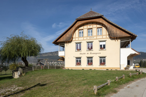 Façade antérieure, de trois quarts droite. © Région Bourgogne-Franche-Comté, Inventaire du patrimoine