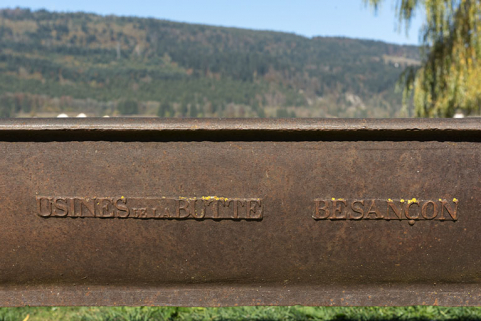 Auge-abreuvoir : nom de fabricant (Usines de la Butte, à Besançon). © Région Bourgogne-Franche-Comté, Inventaire du patrimoine