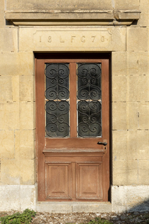 Moulin : porte avec linteau daté 1870 et portant les initiales LFG. © Région Bourgogne-Franche-Comté, Inventaire du patrimoine