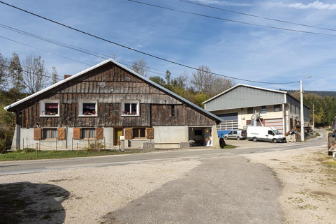 Ancienne ferme et "caisserie". © Région Bourgogne-Franche-Comté, Inventaire du patrimoine
