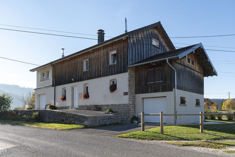 Façades antérieure et latérale droite. © Région Bourgogne-Franche-Comté, Inventaire du patrimoine
