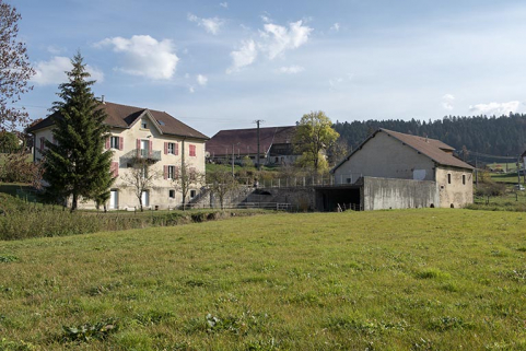 Vue d'ensemble, depuis le nord-ouest. © Région Bourgogne-Franche-Comté, Inventaire du patrimoine