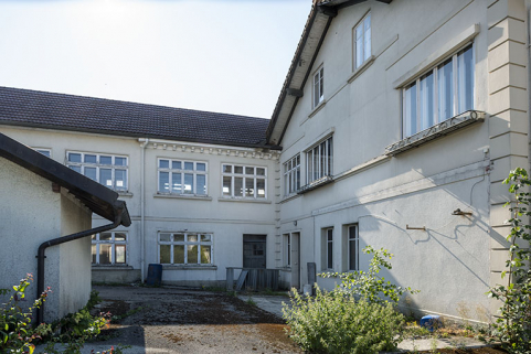 Site d'origine : façades antérieure de l'usine et latérale gauche de la maison. © Région Bourgogne-Franche-Comté, Inventaire du patrimoine