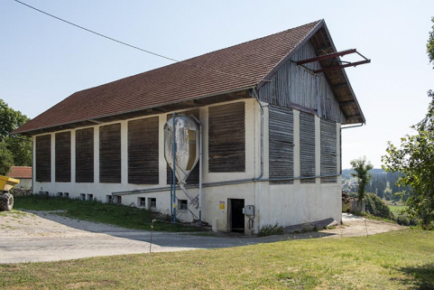 Bâtiment d'exploitation de l'autre côté de la rue. © Région Bourgogne-Franche-Comté, Inventaire du patrimoine