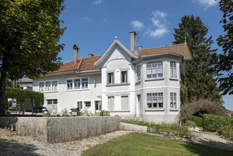 Atelier de 1920 et ancienne ferme : façade antérieure, de trois quarts droite. © Région Bourgogne-Franche-Comté, Inventaire du patrimoine