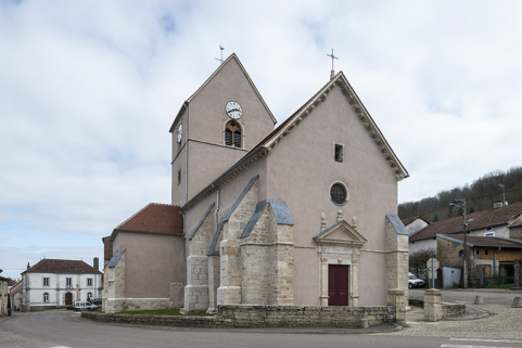 Vue depuis la place publique. © Région Bourgogne-Franche-Comté, Inventaire du patrimoine