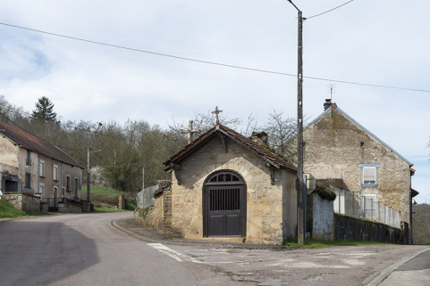 La chapelle à la sortie du village en direction d'Arbecey. © Région Bourgogne-Franche-Comté, Inventaire du patrimoine