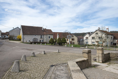 Vue générale depuis le parvis de l'église. © Région Bourgogne-Franche-Comté, Inventaire du patrimoine