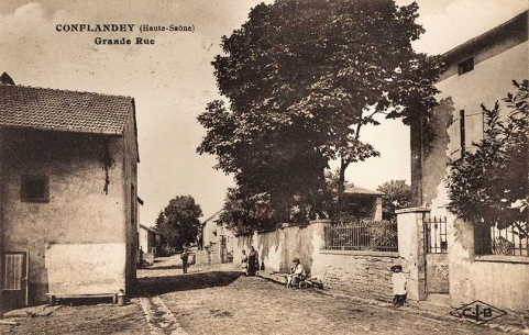 La Grande rue à Conflandey, carte postale. © Région Bourgogne-Franche-Comté, Inventaire du patrimoine