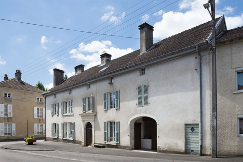 Vue de trois-quart. © Région Bourgogne-Franche-Comté, Inventaire du patrimoine Vue de trois-quart. © Région Bourgogne-Franche-Comté, Inventaire du patrimoine