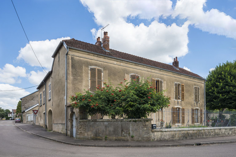 Vue de trois-quart. © Région Bourgogne-Franche-Comté, Inventaire du patrimoine Vue de trois-quart. © Région Bourgogne-Franche-Comté, Inventaire du patrimoine