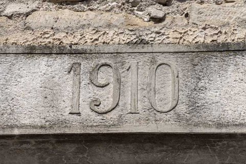 Date portée (1910). © Région Bourgogne-Franche-Comté, Inventaire du patrimoine Date portée (1910). © Région Bourgogne-Franche-Comté, Inventaire du patrimoine