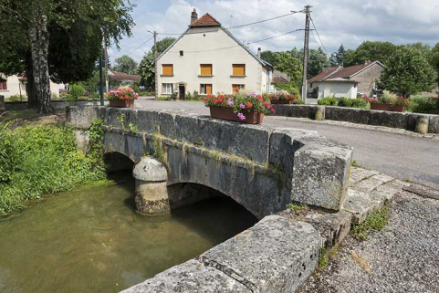 Face nord, vue depuis l'ouest. © Région Bourgogne-Franche-Comté, Inventaire du patrimoine Face nord, vue depuis l'ouest. © Région Bourgogne-Franche-Comté, Inventaire du patrimoine