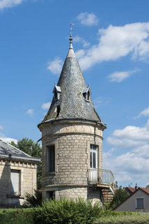 Tour, vue depuis le nord. © Région Bourgogne-Franche-Comté, Inventaire du patrimoine Tour, vue depuis le nord. © Région Bourgogne-Franche-Comté, Inventaire du patrimoine