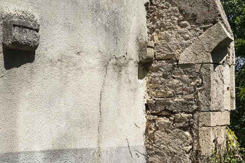 Vestiges d'un ancien mur de la vieille cure. © Région Bourgogne-Franche-Comté, Inventaire du patrimoine Vestiges d'un ancien mur de la vieille cure. © Région Bourgogne-Franche-Comté, Inventaire du patrimoine