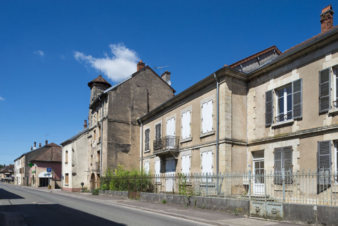 Côté est, maisons n°27-31, vue vers le nord. © Région Bourgogne-Franche-Comté, Inventaire du patrimoine Côté est, maisons n°27-31, vue vers le nord. © Région Bourgogne-Franche-Comté, Inventaire du patrimoine
