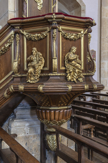 Chaire, détail de la cuve, les Évangélistes saint Matthieu et saint Marc. © Région Bourgogne-Franche-Comté, Inventaire du patrimoine Chaire, détail de la cuve, les Évangélistes saint Matthieu et saint Marc. © Région Bourgogne-Franche-Comté, Inventaire du patrimoine