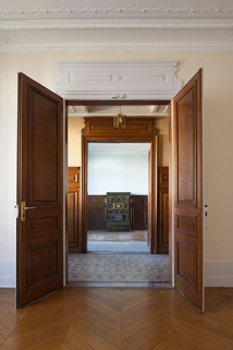 Salon, vestibule et salle, rez-de-chaussée. © Région Bourgogne-Franche-Comté, Inventaire du patrimoine Salon, vestibule et salle, rez-de-chaussée. © Région Bourgogne-Franche-Comté, Inventaire du patrimoine