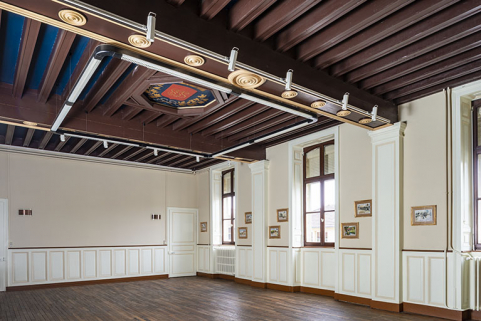 Salle de la justice de paix, vue vers le sud. © Région Bourgogne-Franche-Comté, Inventaire du patrimoine Salle de la justice de paix, vue vers le sud. © Région Bourgogne-Franche-Comté, Inventaire du patrimoine