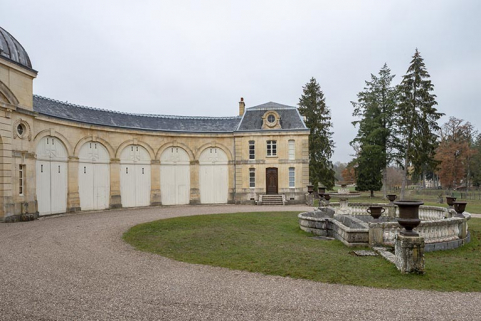Élévation de l’aile droite et du pavillon de droite sur la cour. © Région Bourgogne-Franche-Comté, Inventaire du patrimoine Élévation de l’aile droite et du pavillon de droite sur la cour. © Région Bourgogne-Franche-Comté, Inventaire du patrimoine