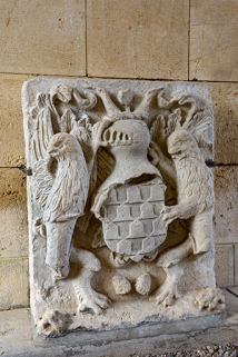 Pierre avec relief représentant les armoiries de la famille de Bauffremont. © Région Bourgogne-Franche-Comté, Inventaire du patrimoine Pierre avec relief représentant les armoiries de la famille de Bauffremont. © Région Bourgogne-Franche-Comté, Inventaire du patrimoine