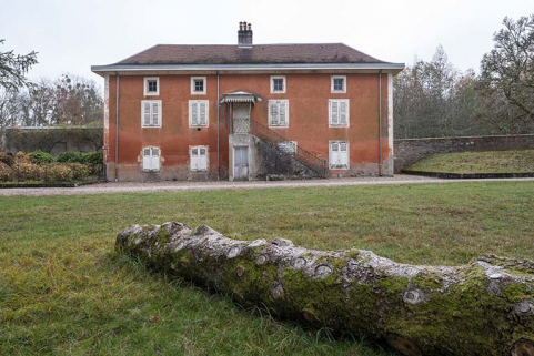 Façade nord, vue d'ensemble. © Région Bourgogne-Franche-Comté, Inventaire du patrimoine Façade nord, vue d'ensemble. © Région Bourgogne-Franche-Comté, Inventaire du patrimoine