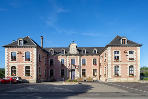 Maison commune, justice de paix et école de la seconde moitié du 19e siècle. © Région Bourgogne-Franche-Comté, Inventaire du patrimoine Maison commune, justice de paix et école de la seconde moitié du 19e siècle. © Région Bourgogne-Franche-Comté, Inventaire du patrimoine