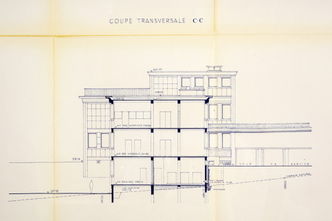 Projet de construction d’un institut de recherches à Besançon. 108. Coupes transversales [détail :] Coupe transversale C-C, 11 janvier 1958 (modifié le 25 mars 1958). © Région Bourgogne-Franche-Comté, Inventaire du patrimoine