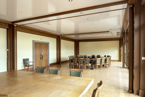 Rez-de-chaussée, corps central : salle de réunion André Donat. © Région Bourgogne-Franche-Comté, Inventaire du patrimoine