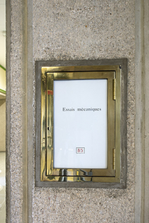 1er étage de soubassement : plaque du laboratoire des essais mécaniques. © Région Bourgogne-Franche-Comté, Inventaire du patrimoine