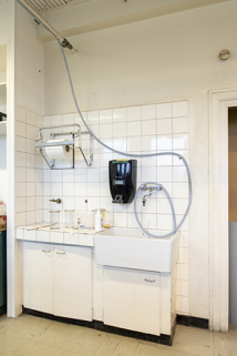 2e étage de soubassement, atelier de mécanique : paillasse ancienne. © Région Bourgogne-Franche-Comté, Inventaire du patrimoine