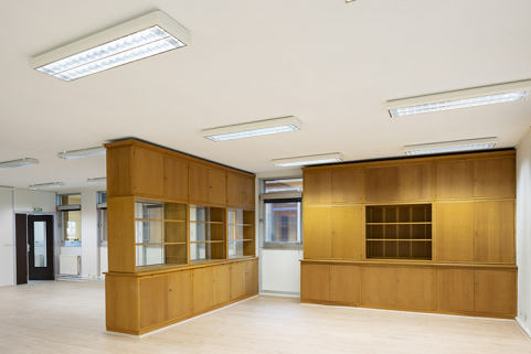 Ancien laboratoire de métrologie, rez-de-chaussée : bibliothèque. © Région Bourgogne-Franche-Comté, Inventaire du patrimoine