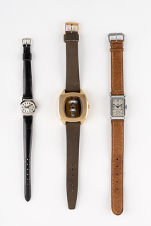 Exemples de production : montres Airain (à gauche et au centre) et Gab (à droite). (Collection musée du Temps, Besançon). © Région Bourgogne-Franche-Comté, Inventaire du patrimoine Exemples de production : montres Airain (à gauche et au centre) et Gab (à droite). (Collection musée du Temps, Besançon). © Région Bourgogne-Franche-Comté, Inventaire du patrimoine