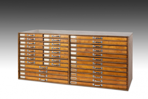 Meuble à tiroirs à usage de "musée", renfermant des prototypes de mouvements et de modules à quartz étudiés par le Cetehor. © Région Bourgogne-Franche-Comté, Inventaire du patrimoine