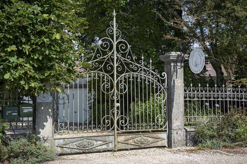 Clôture : grille et porte. © Région Bourgogne-Franche-Comté, Inventaire du patrimoine
