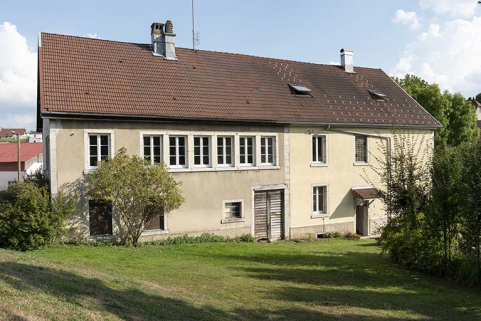 Façade postérieure, de trois quarts gauche. © Région Bourgogne-Franche-Comté, Inventaire du patrimoine