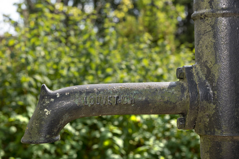 Pompe Louvet, à Maîche : inscription. © Région Bourgogne-Franche-Comté, Inventaire du patrimoine