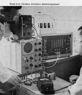 Essai d'un vibrateur entretenu électroniquement, 1964. © Région Bourgogne-Franche-Comté, Inventaire du patrimoine