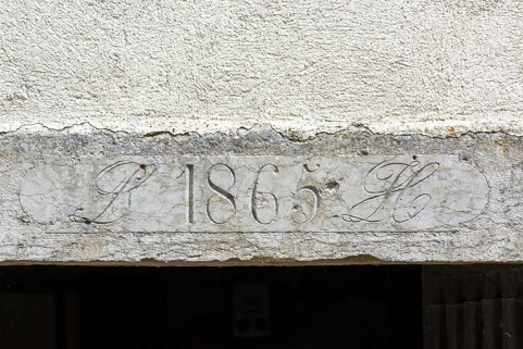 Forge (façade ouest) : linteau daté. © Région Bourgogne-Franche-Comté, Inventaire du patrimoine