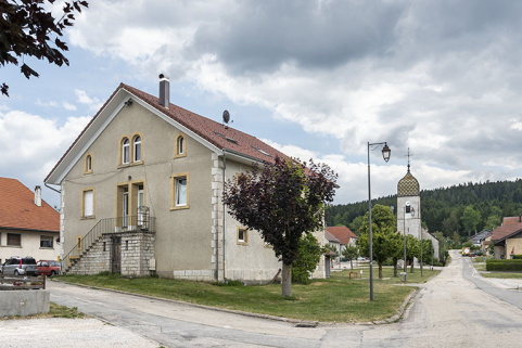 Vue d'ensemble, depuis le nord-ouest. © Région Bourgogne-Franche-Comté, Inventaire du patrimoine