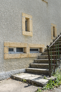 Baies fromagères horizontales sur la façade nord. © Région Bourgogne-Franche-Comté, Inventaire du patrimoine