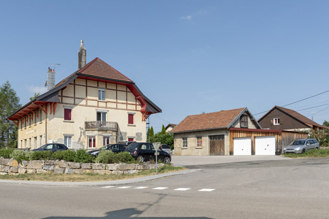 Vue d'ensemble, depuis l'est. © Région Bourgogne-Franche-Comté, Inventaire du patrimoine Vue d'ensemble, depuis l'est. © Région Bourgogne-Franche-Comté, Inventaire du patrimoine