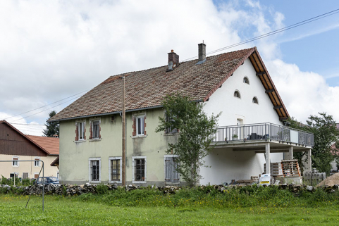 Façades postérieure et latérale droite. © Région Bourgogne-Franche-Comté, Inventaire du patrimoine Façades postérieure et latérale droite. © Région Bourgogne-Franche-Comté, Inventaire du patrimoine