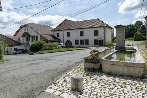 Vue d'ensemble, depuis le nord. © Région Bourgogne-Franche-Comté, Inventaire du patrimoine Vue d'ensemble, depuis le nord. © Région Bourgogne-Franche-Comté, Inventaire du patrimoine