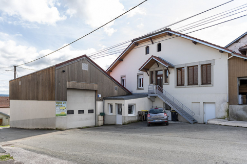 Garage, boutique et fromagerie. © Région Bourgogne-Franche-Comté, Inventaire du patrimoine Garage, boutique et fromagerie. © Région Bourgogne-Franche-Comté, Inventaire du patrimoine