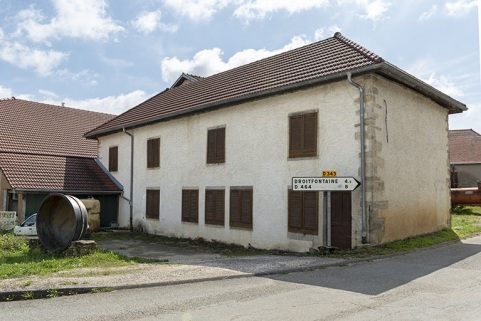 Cave d'affinage (ancienne école). © Région Bourgogne-Franche-Comté, Inventaire du patrimoine Cave d'affinage (ancienne école). © Région Bourgogne-Franche-Comté, Inventaire du patrimoine