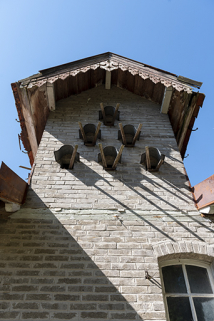 Pigeonnier : trous de pigeons, vus en contre-plongée. © Région Bourgogne-Franche-Comté, Inventaire du patrimoine Pigeonnier : trous de pigeons, vus en contre-plongée. © Région Bourgogne-Franche-Comté, Inventaire du patrimoine